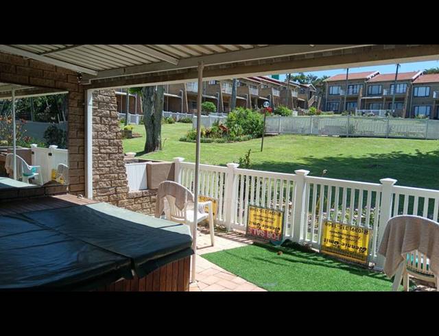 3 BEDROOM APARTMENT FOR SALE IN UVONGO BEACH